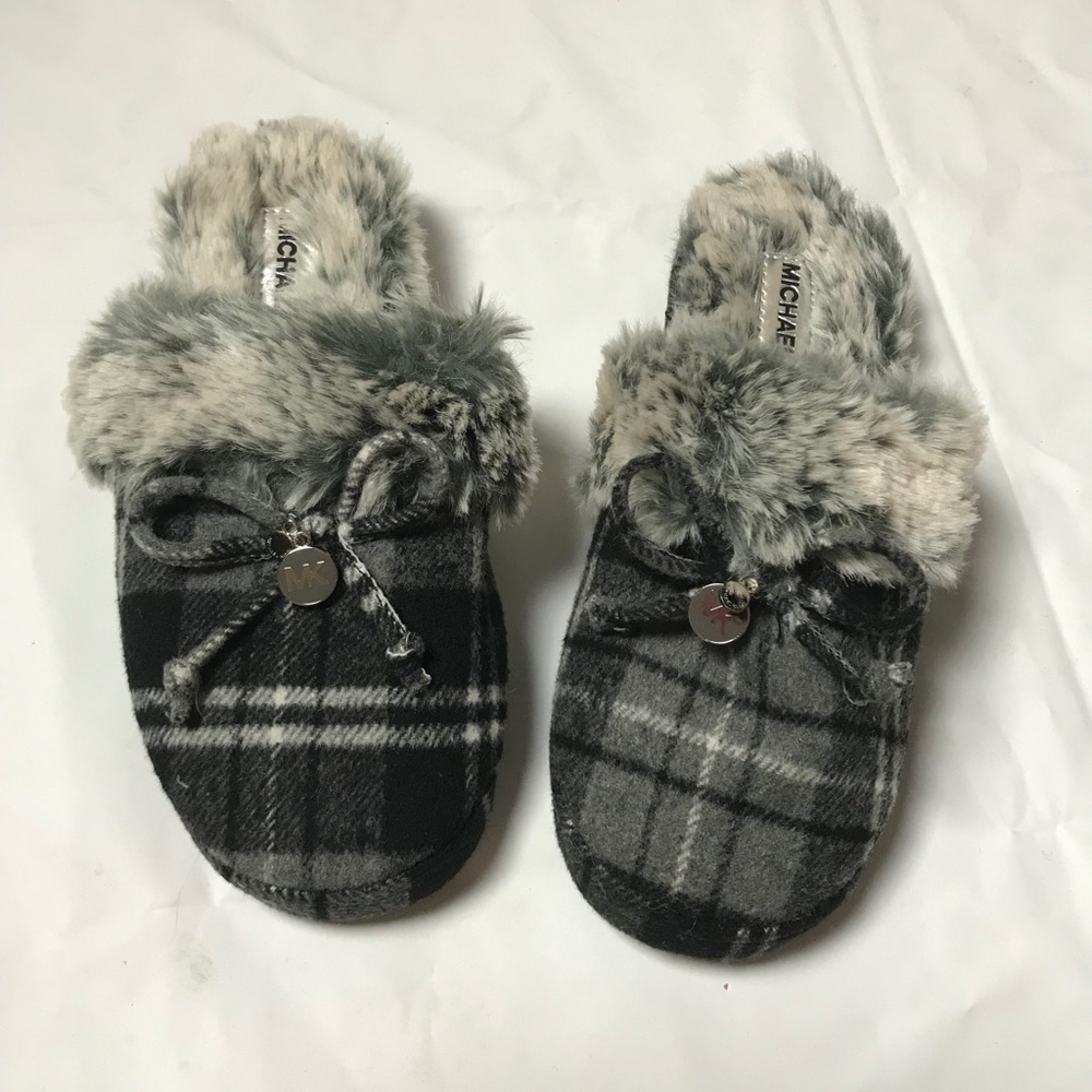 Michael Kors indoor/outdoor faux fur Slippers Sz 5